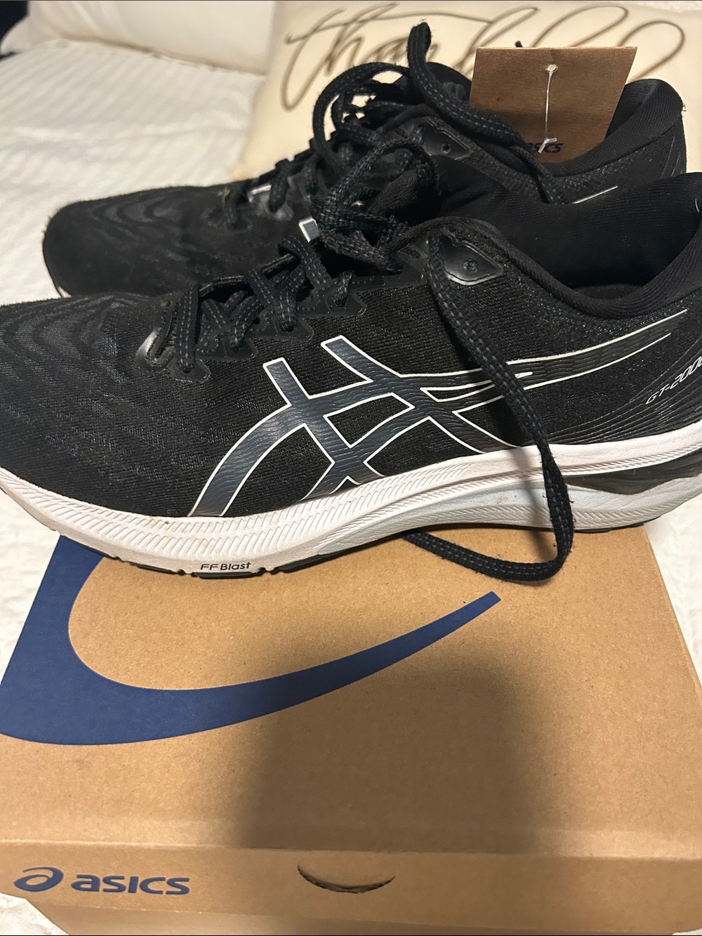 Asics Black and White GT-2000 13 women’s Running Shoes - Picture 5 of 9